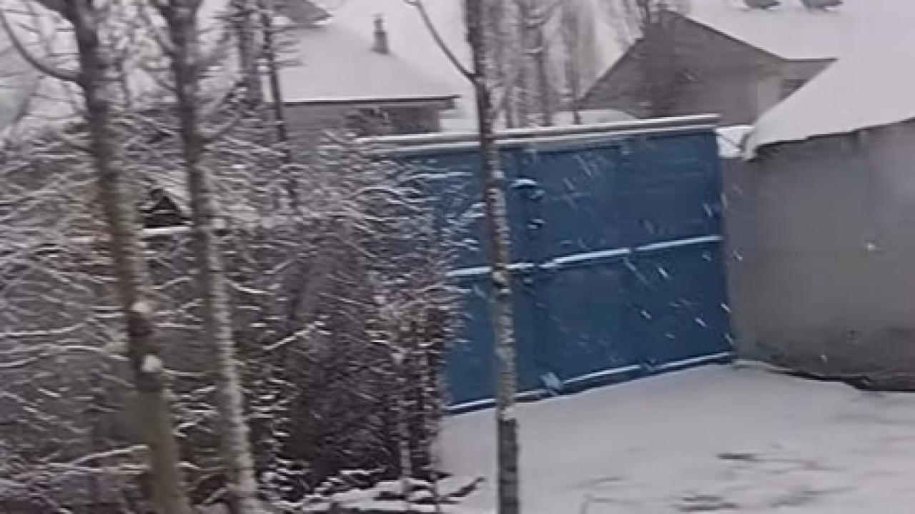 Patnos güne yine karla uyandı, bölge için zirai don uyarısı geldi