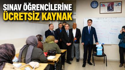 Erciş’te KPSS Kursiyerlerine Kaynak Kitap Desteği