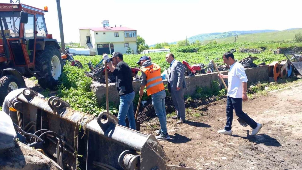 Hanak'ta doğalgaz altyapı çalışmaları devam ediyor