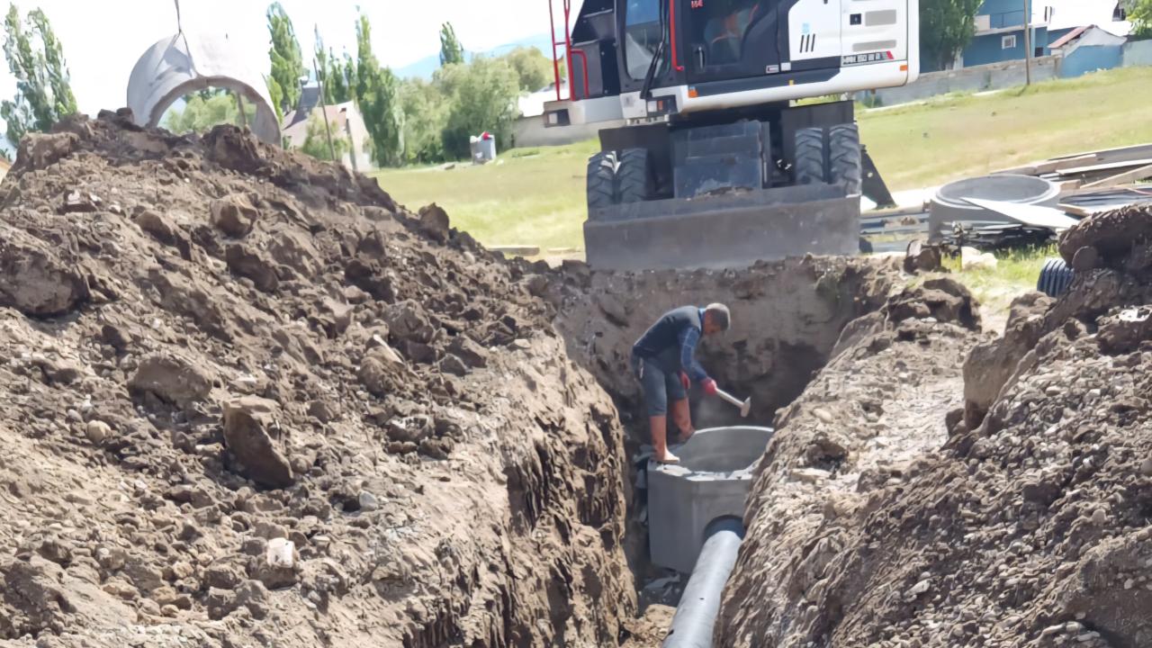 Ağrı’da altyapı çalışmaları aralıksız sürüyor