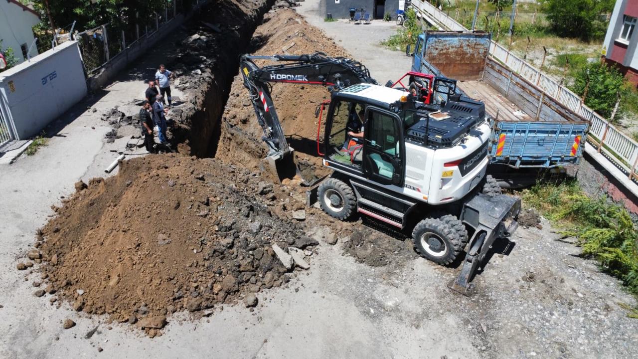 Ağrı’da kalıcı ve güvenli üstyapı için yoğun mesai