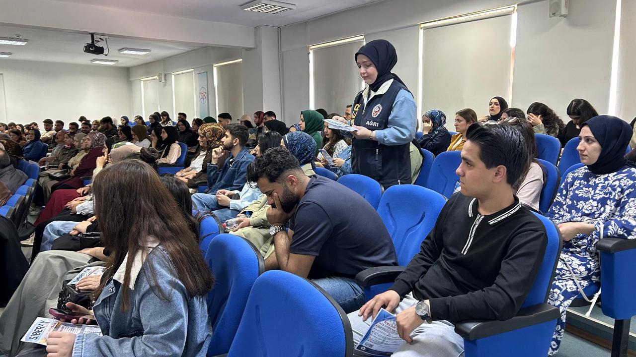 Ağrı’da üniversite öğrencilerine siber güvenlik eğitimi