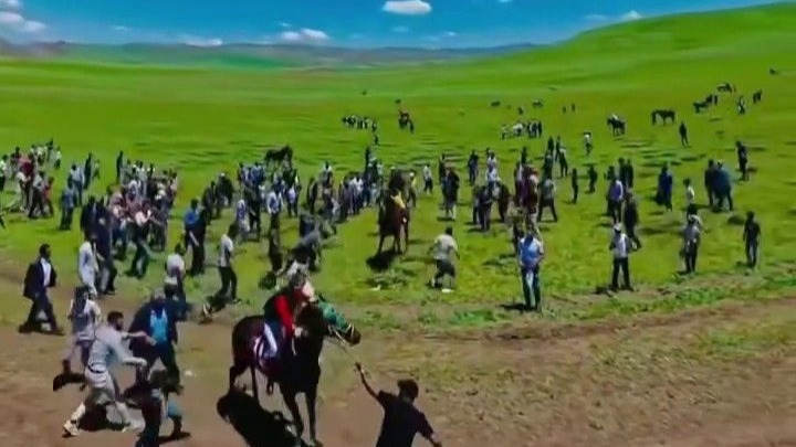 At yarışındaki  görüntüler harekete geçirdi:  Ata uygunsuz müdahaleye soruşturma