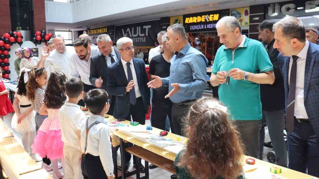 Bitlis Tatvan’da minik ellerden büyük eserler
