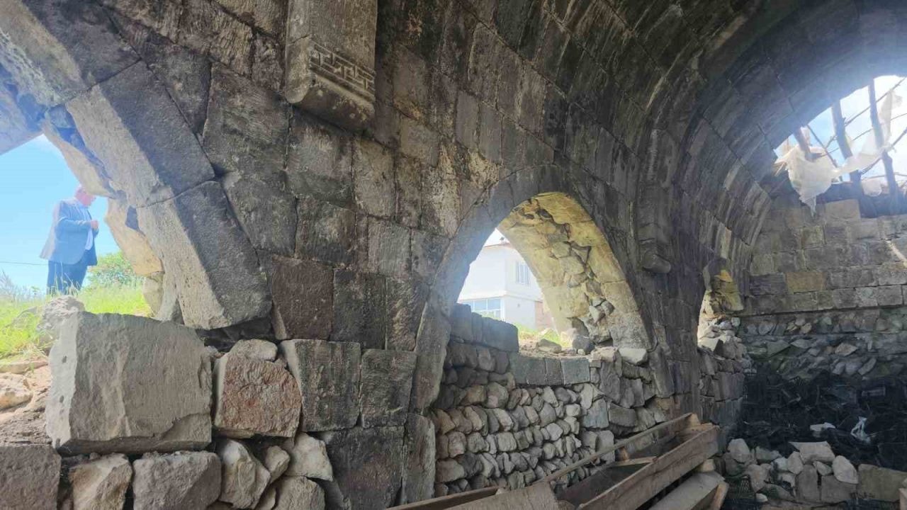 Bitlis’in tarihi mirası Lale Paşa Hanı ilgi bekliyor