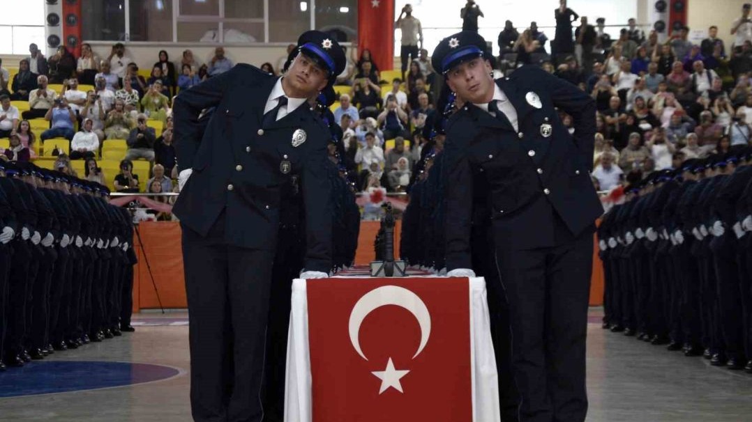 Bitlis'te 407 polis memuru göreve hazır