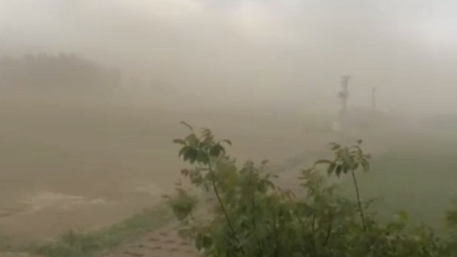 Bitlis’te etkili olan dolu ve fırtına hayatı olumsuz etkiledi