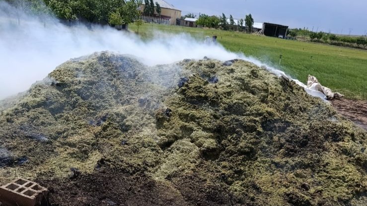 Erciş’te yaklaşık 20 ton saman yanarak kül oldu