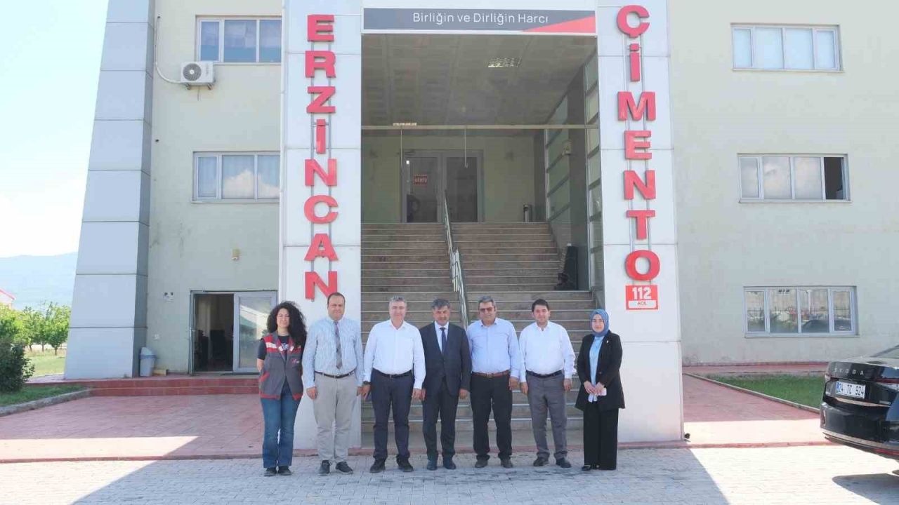 Erzincan Belediye Başkanı Bekir Aksun, çimento fabrikasını ziyaret etti