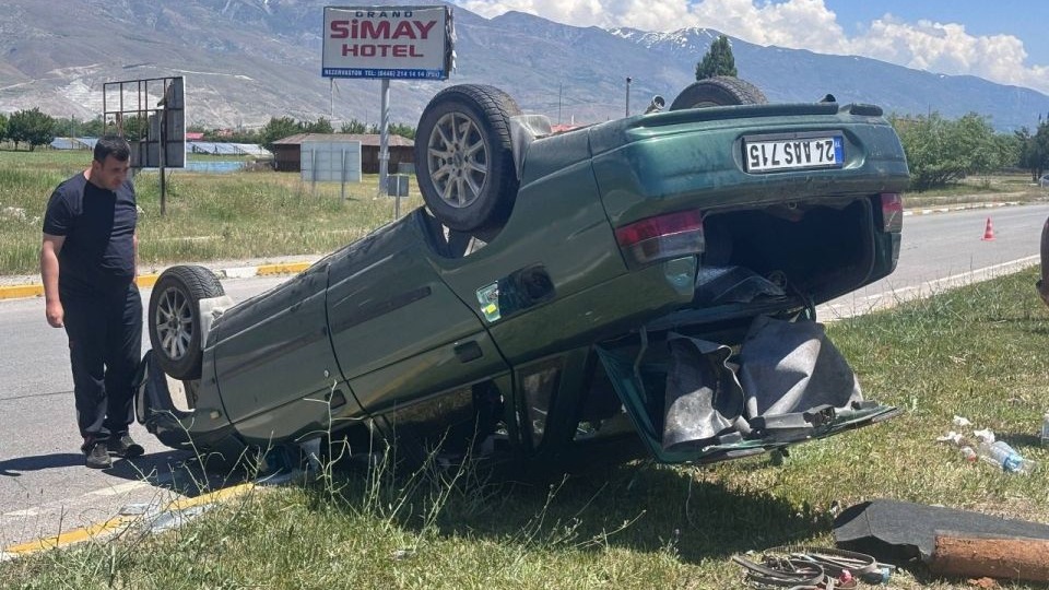 Erzincan’da trafik kazası 2 yaralı