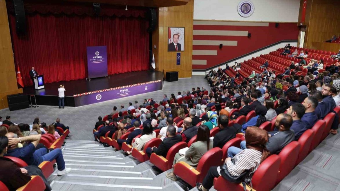 Erzurum Atatürk Üniversitesi'nde akademik üretkenlik ödüllendirildi