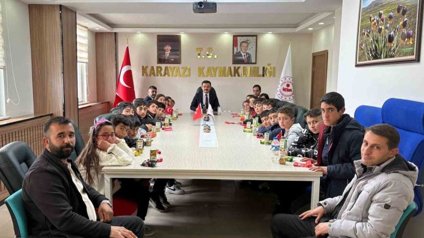 Erzurum Karayazı sevdiği Kaymakam Onur Titiz’e veda ediyor