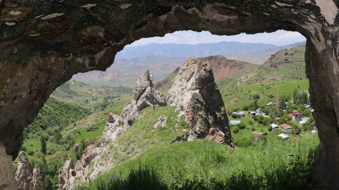 Erzurum Şenkaya'da 9. yüzyıldan kalan Solomon Kalesi restore edilmeyi bekliyor