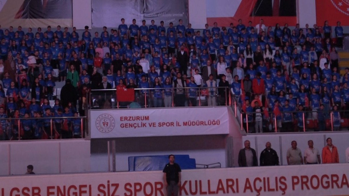 Erzurum’da 3 bin sporcunun katılımıyla  Yaz Spor Okulları  açıldı