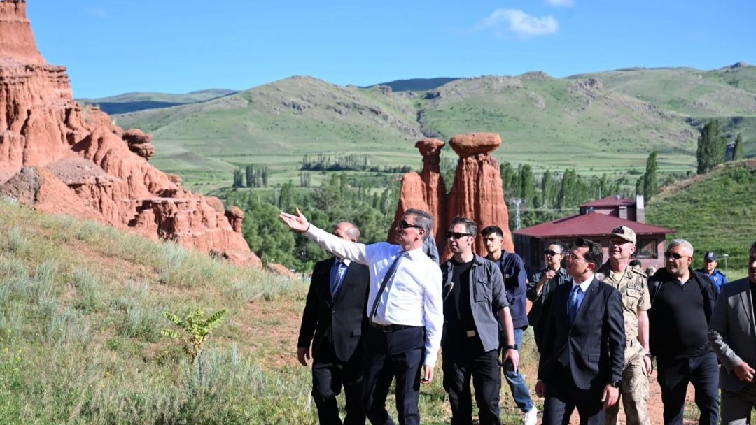 Erzurum'un Doğa Harikası "Kırmızı Periler Diyarı" ziyaretçilerini bekliyor