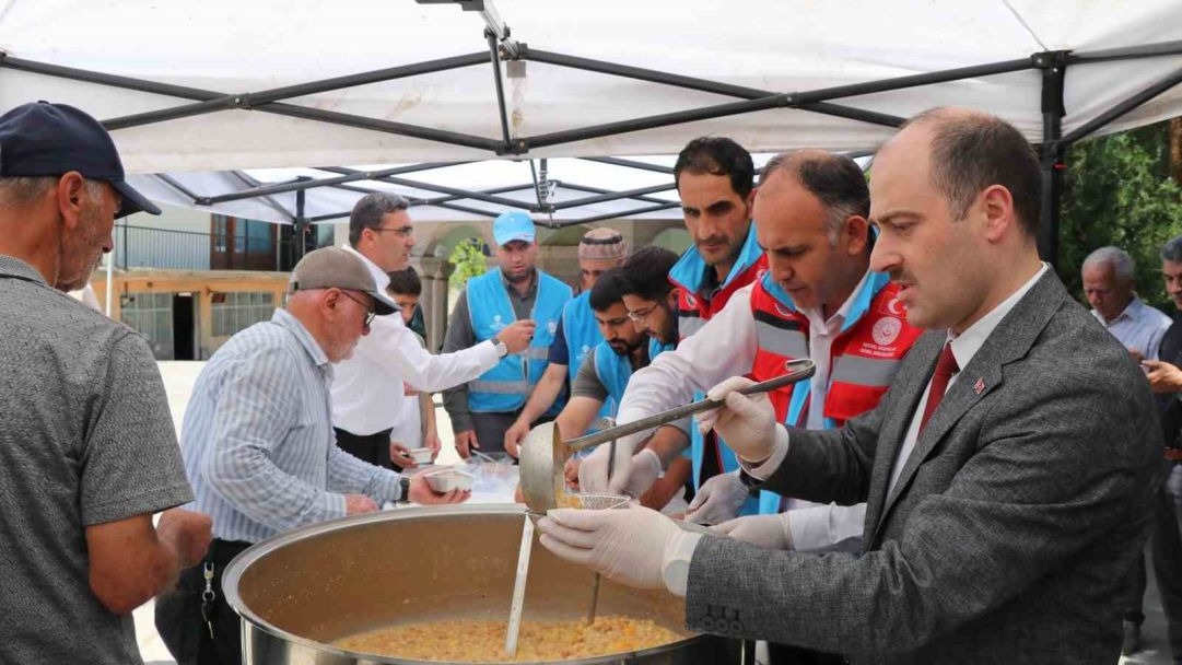 Erzurum'un Oltu ilçesinde aşure coşkusu