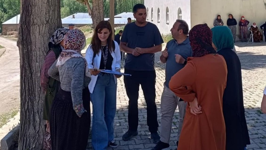 Hakkari'de çiftçilere yönelik sağlık taraması ve brusella eğitimi verildi
