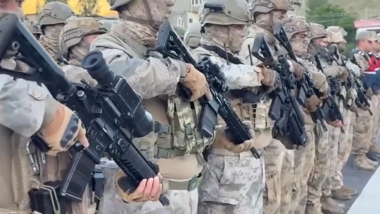 Hakkari'de dev narkotik operasyonu: Yarım tonu aşkın esrar ele geçirildi