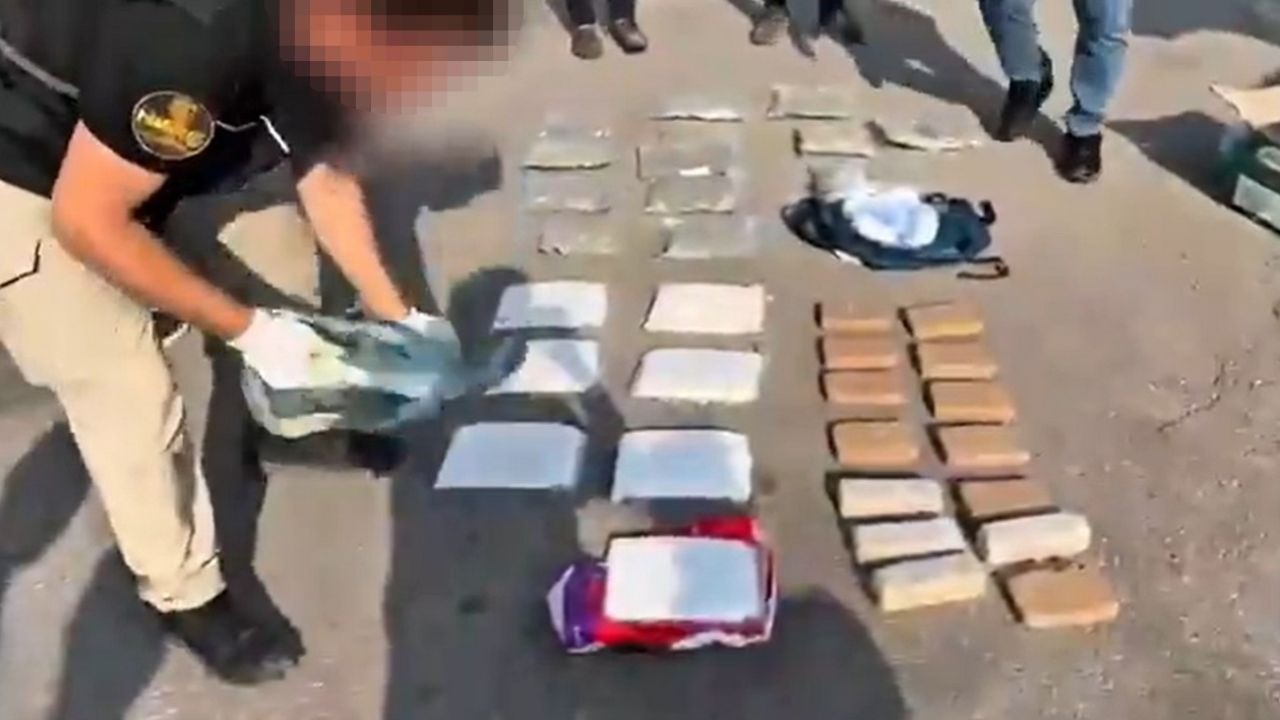 Hakkari'de doktor arabasında  28 kilo uyuşturucuyla yakalandı
