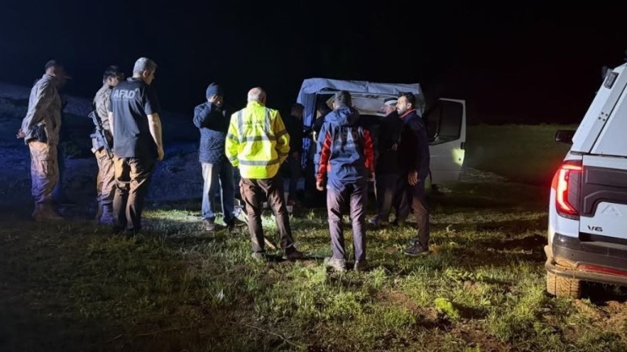 Hakkâri’de mahsur kalan 8 vatandaş kurtarıldı