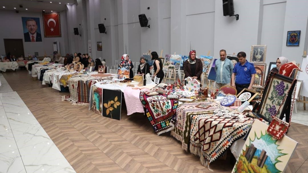 Hayat Boyu Öğrenme Haftası sergisine yoğun ilgi