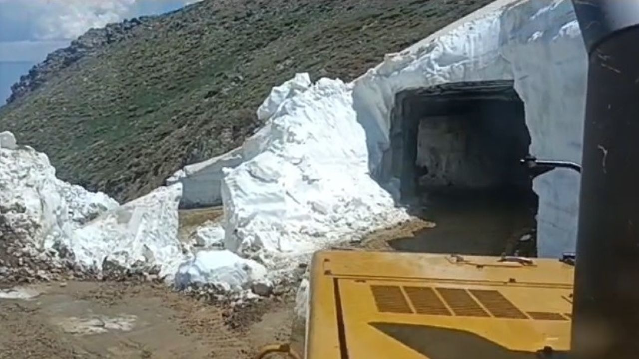 Haziranda da karla mücadele çalışmaları sürüyor