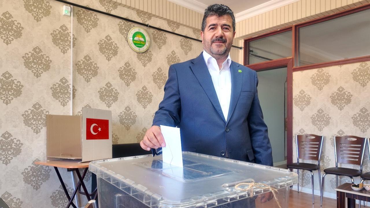 HÜDA PAR Ağrı Merkez İlçe Başkanlığı görevine Ahmet Karhan getirildi