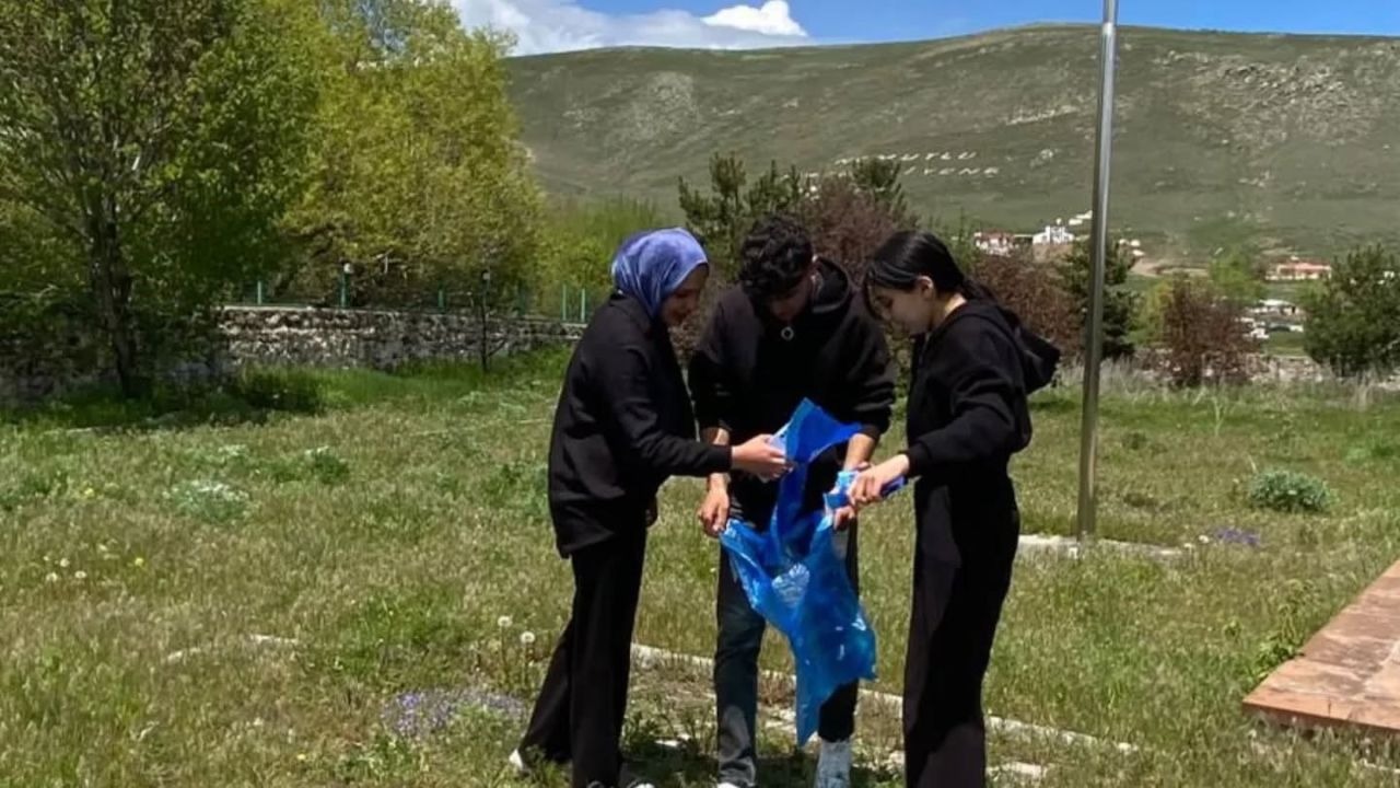 Kars Çıldır’da öğrencilerinden örnek davranış
