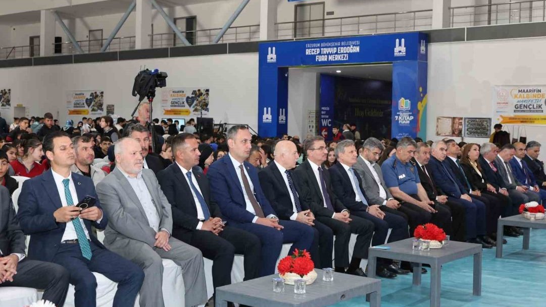 "Maarifin kalbinde marifetli gençlik" mesleki ve teknik eğitim fuarı açıldı