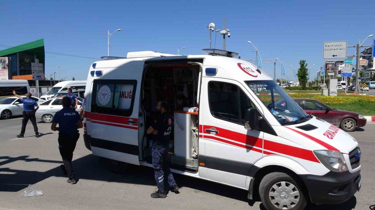 Malatya'da sivil polis aracı ile motosiklet çarpıştı: 1 yaralı