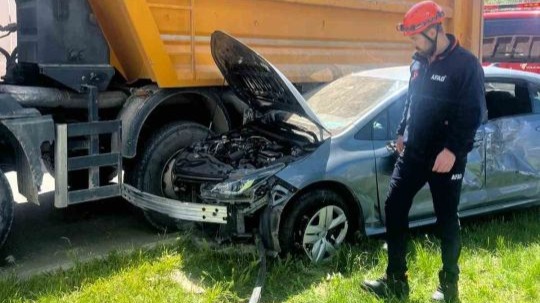 Muş’ta kamyon ile otomobilin karıştığı kazada 1 kişi yaralandı