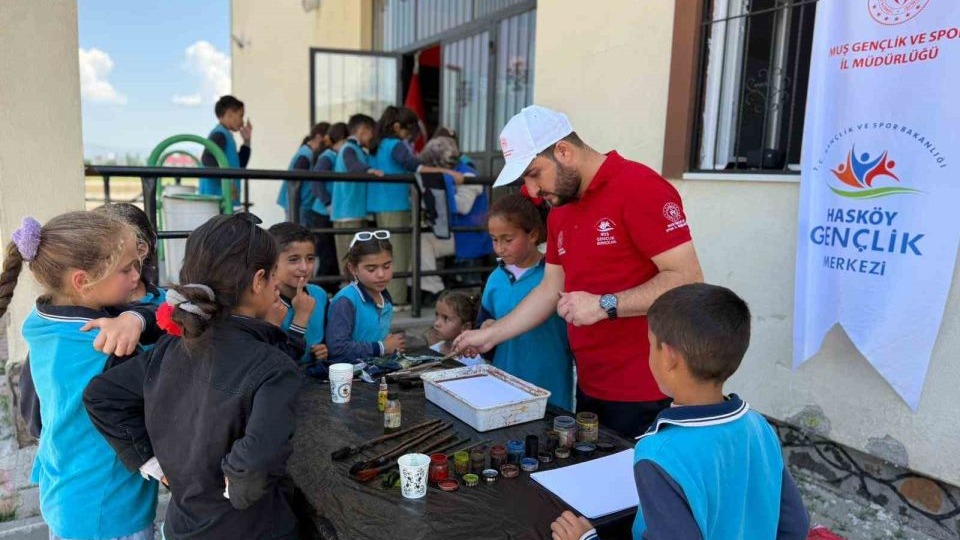 Muş'un Hasköy ilçesinde "Merkezin Her Yerde" coşkusu: Öğrenciler sosyal, kültürel ve sportif etkinliklerle eğlendi