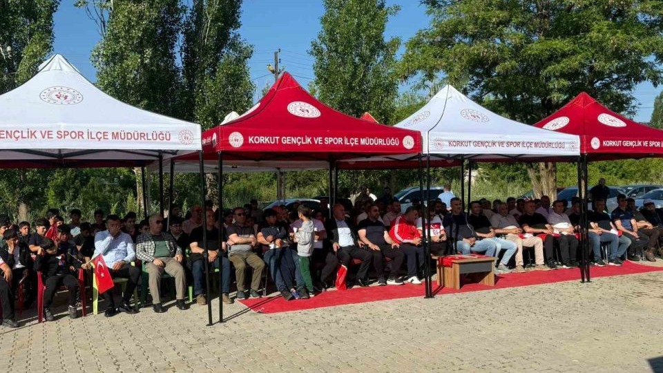 Muş'un Korkut ilçesinde milli heyecan dev ekrana taşındı