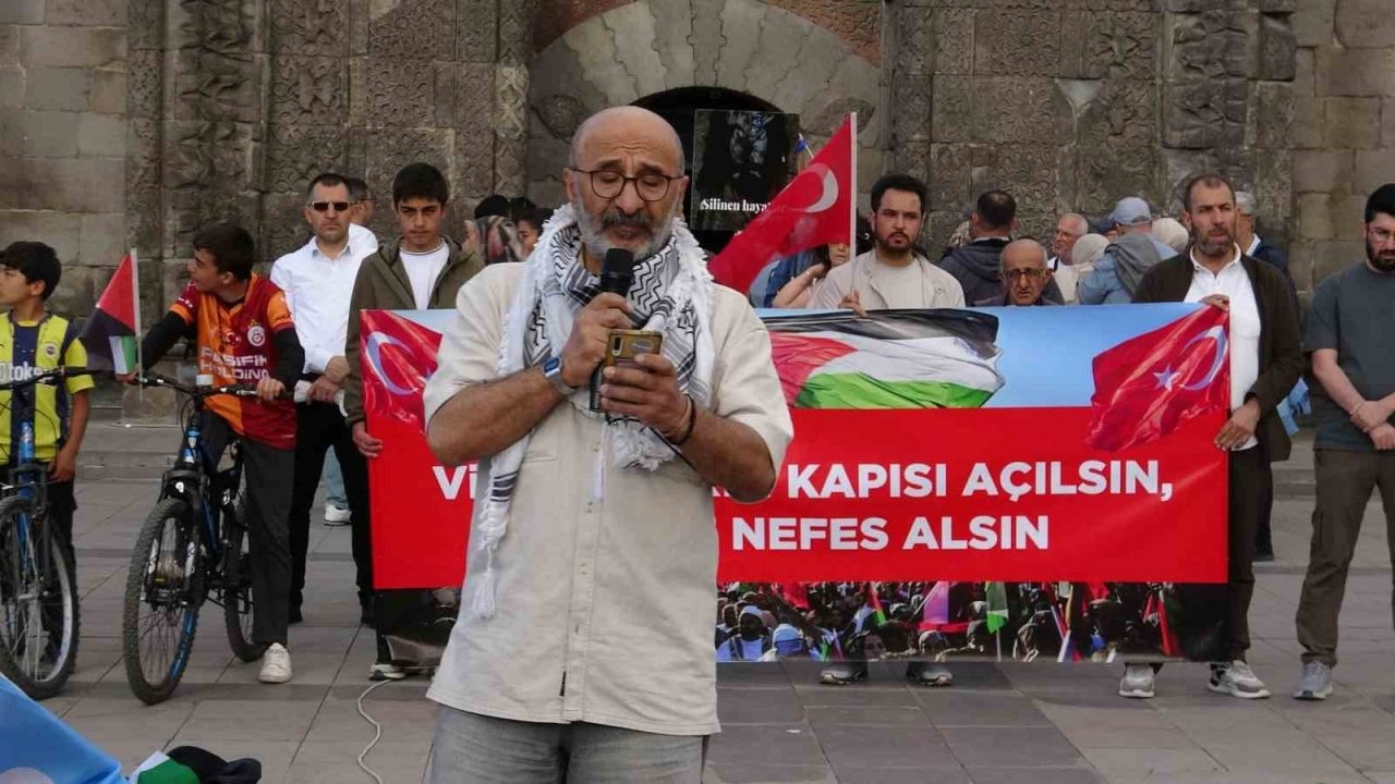 Sağlıkçıların GAzze için 137’inci sessiz yürüyüşü devam etti
