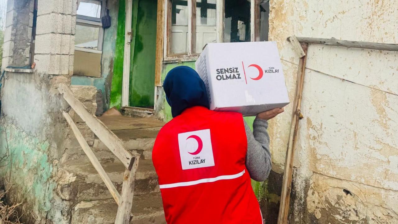 Türk Kızılay Patnos Şubesi'nden İhtiyaç Sahiplerine Gıda Desteği