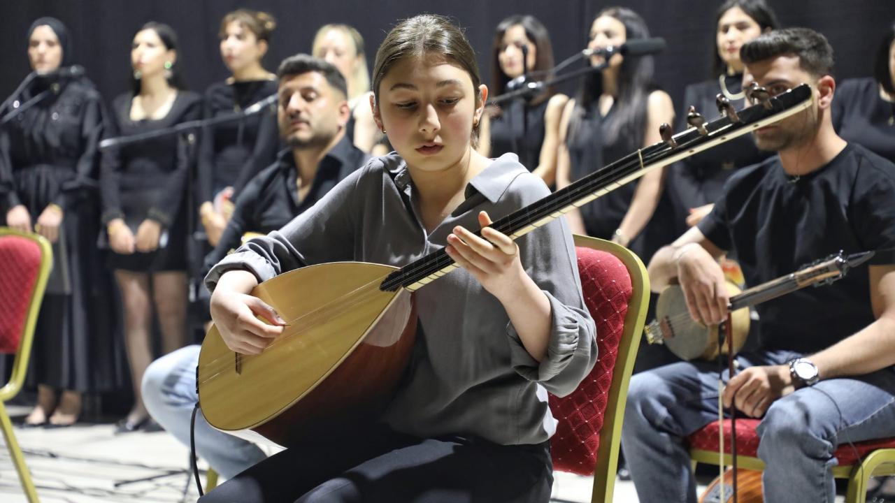 Türkülerle Ağrı’da unutulmaz gece