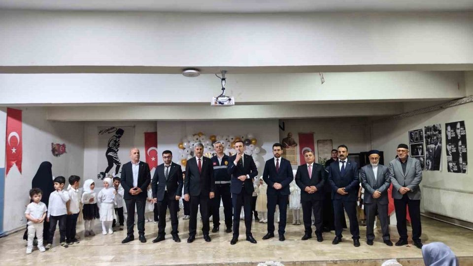 Van Çaldıran’da 4-6 yaş Kur’an kursu öğrencilerinin mezuniyet coşkusu