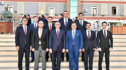 Van Valisi Balcı'dan Görev Yeri Değişen Vali Yardımcıları ve Kaymakamlara Veda Yemeği