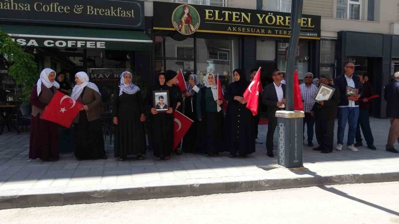 Van'da evlat nöbeti 120’nci haftasında sürüyor