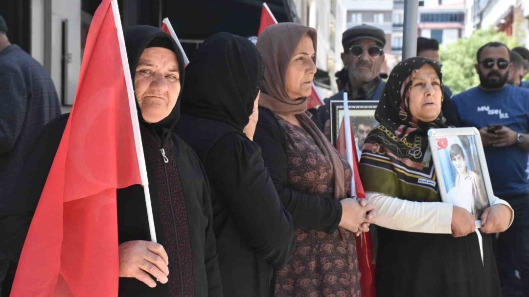 Van'da evlat nöbeti devam ediyor