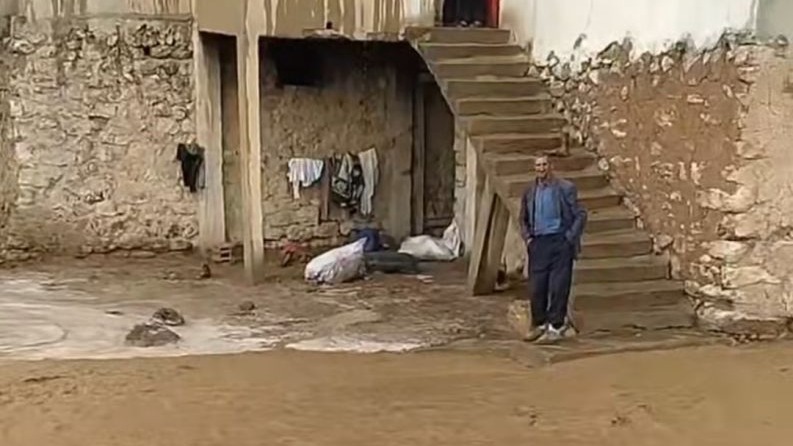 Van'da sağanak yağış sele yol açtı