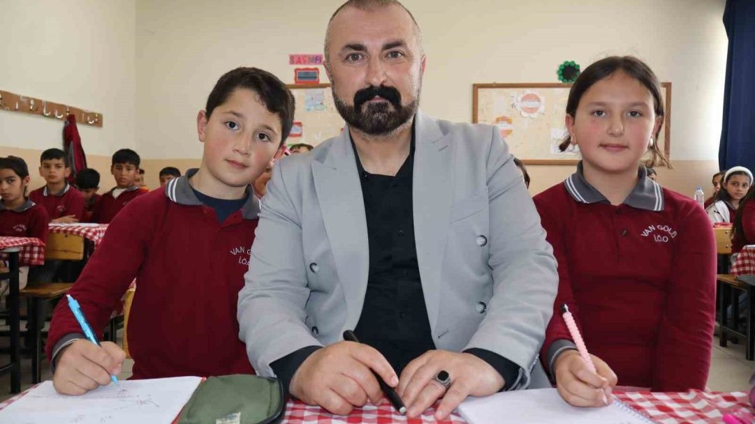 Vanlı öğrenciler matematik olimpiyatlarında dünya şampiyonu oldu