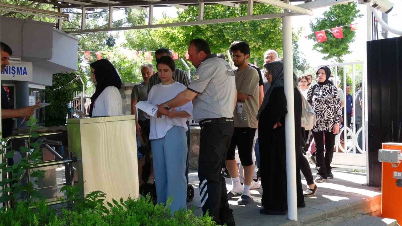 YKS heyecanı sürüyor
