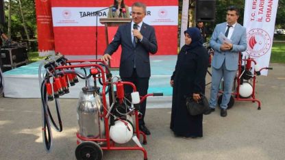 Erzurumlu yetştiriciye 288 sıvat ve 120 süt sağım makinesi dağıtıldı