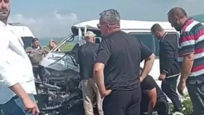 Ardahan’da otomobiller çarpıştı: 6 yaralı