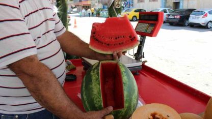 Erzincan’da sıcaklar karpuz satışlarını artırdı