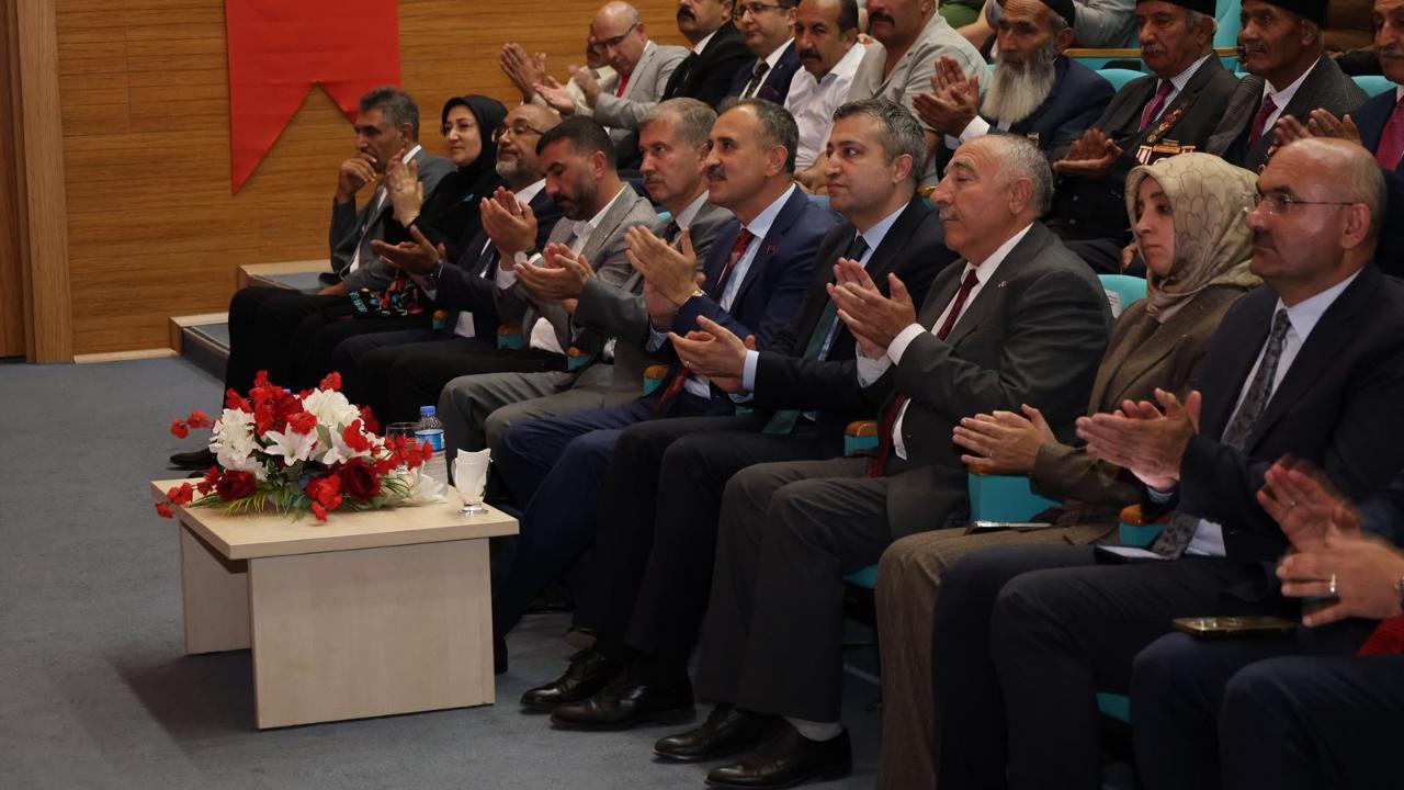 Ağrı’da 15 Temmuz etkinlikleri konferansla devam etti