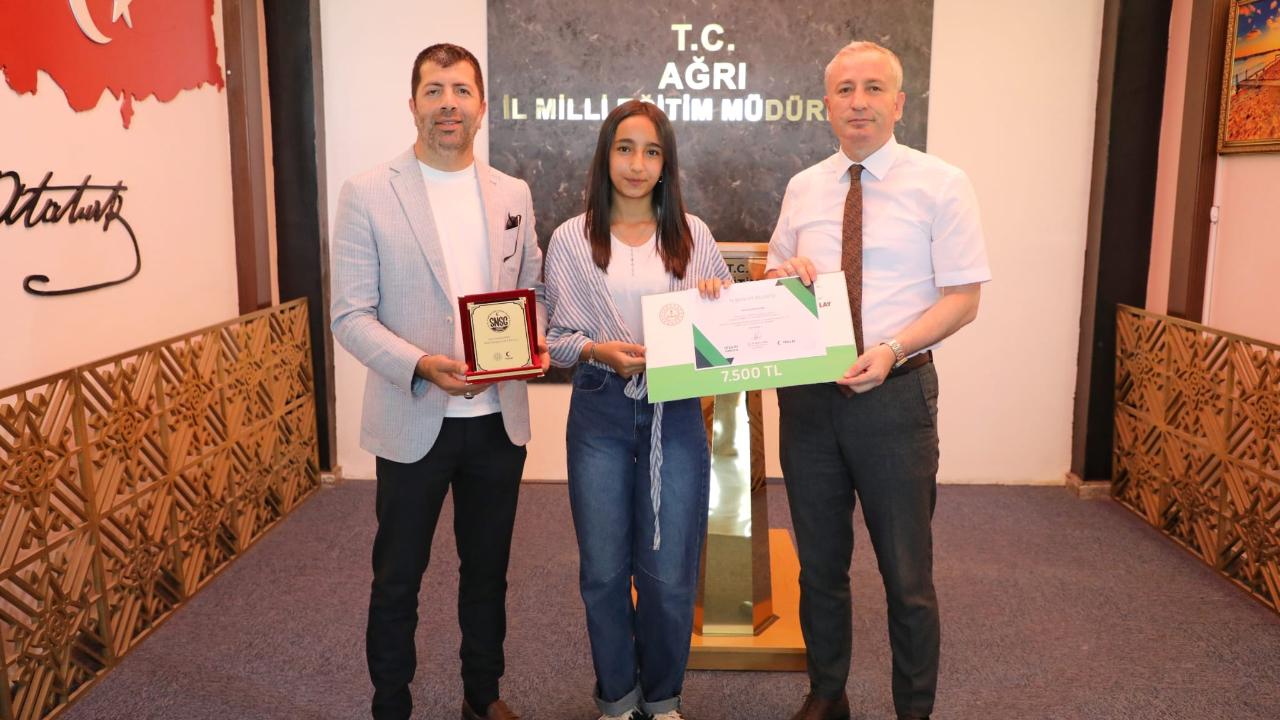 Ağrı’da sağlıklı gelecek için yarışan öğrenciler ödüllendirildi