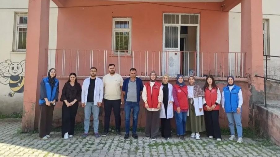 Ağrı'nın Hamur Gençlik Merkezi’nden özel öğrencilere anlamlı ziyaret