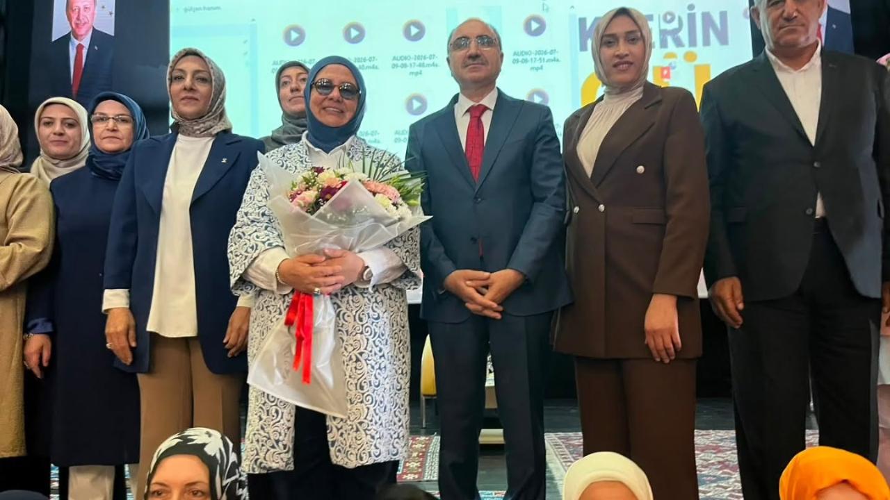 AK Parti Erciş Teşkilatı "Sözcüklerin Gücü" Eğitim Programına Katıldı